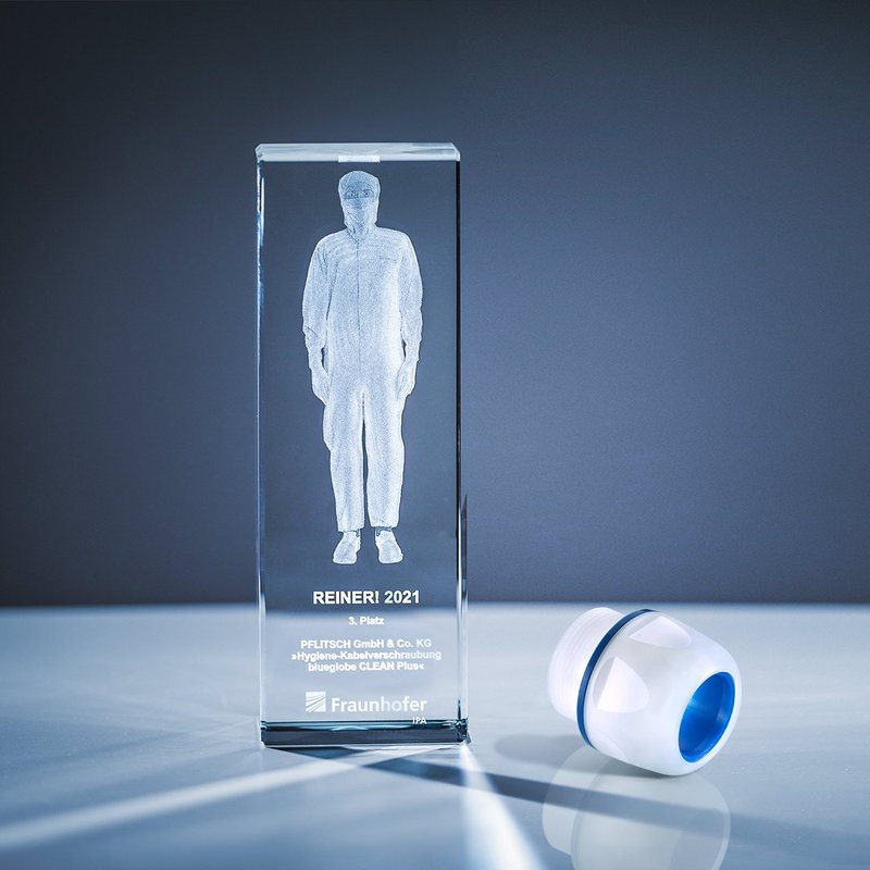 Il premio REINER 2021 accanto al blueglobe CLEAN Plus in poliammide