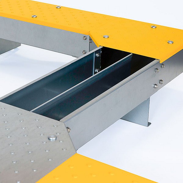 PFLITSCH Floor Trunking with separating walls